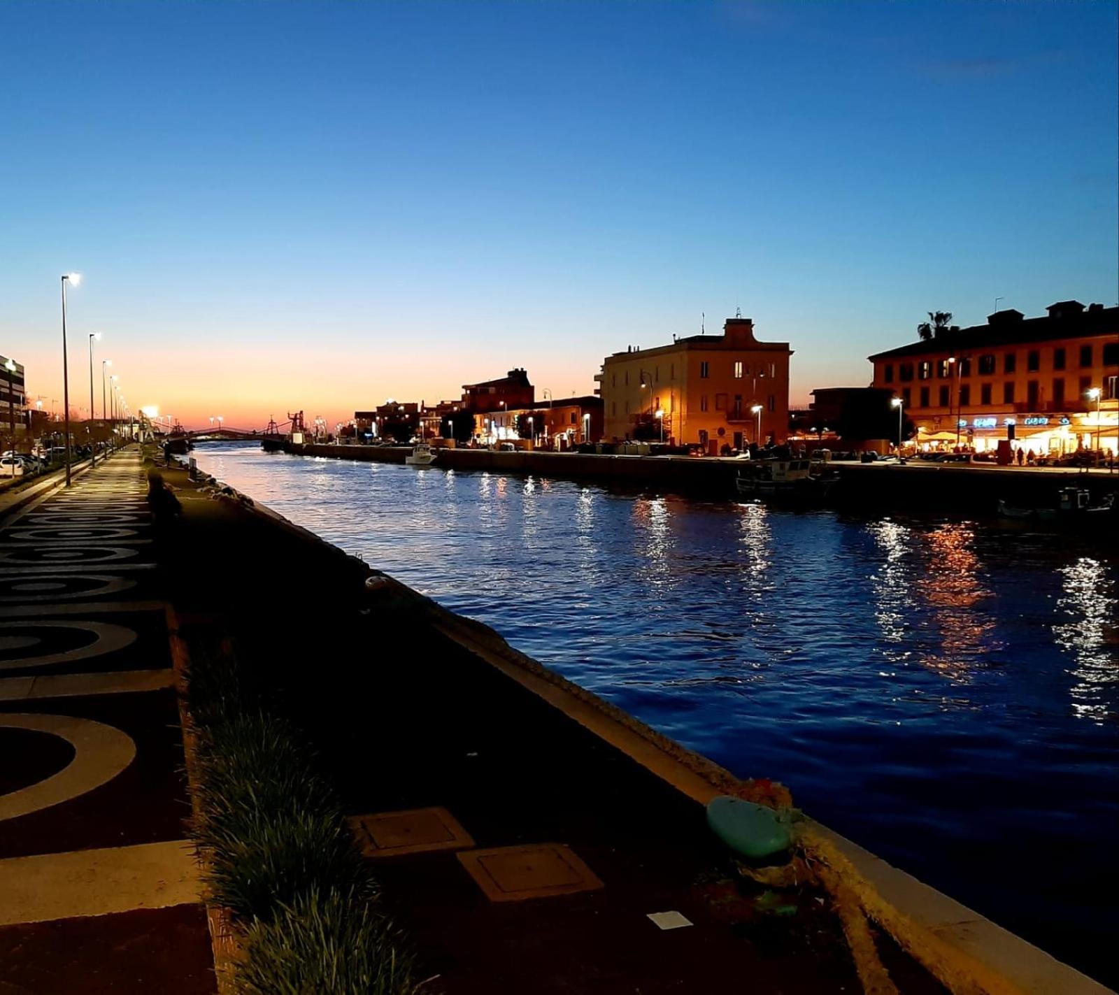 Sweet Home Fco Airport Roma Fiumicino Bagian luar foto